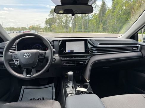 Used 2026 Toyota Camry LE image 10