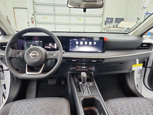 New 2026 Nissan Kicks SV w/ SV Premium Package image 24