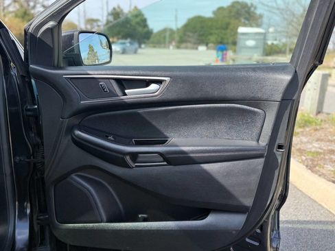 Used 2015 Ford Edge SEL w/ Equipment Group 201A image 29
