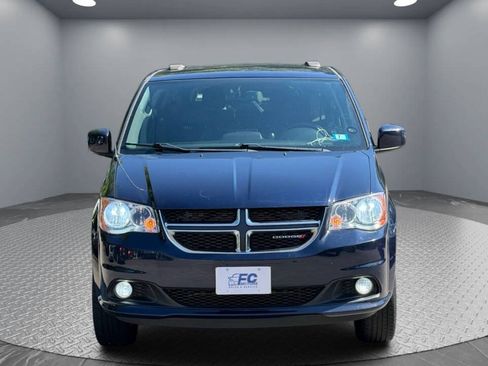 Used 2015 Dodge Grand Caravan SXT FWD image 2