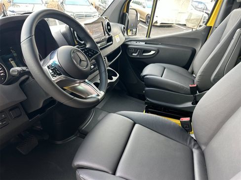 New 2025 Mercedes-Benz Sprinter 2500 image 10