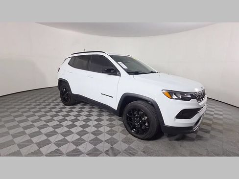 Used 2025 Jeep Compass Latitude w/ Altitude Special Edition AWD/4WD image 53