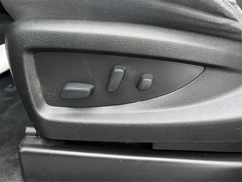 Used 2019 Chevrolet Silverado 1500 LT image 42