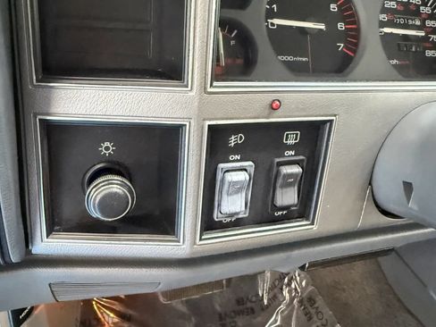 Used 1990 Jeep Cherokee Laredo RWD image 41