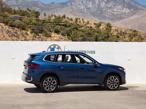 Certified 2025 BMW X1 xDrive28i w/ Technology Package image 5