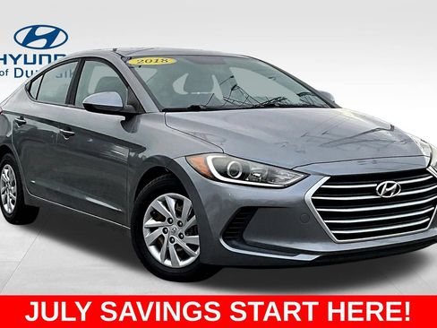 Used 2018 Hyundai Elantra SE FWD image 2