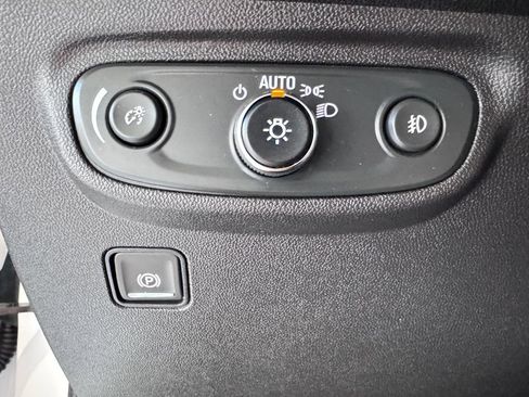 Certified 2024 GMC Terrain SLT AWD/4WD image 18