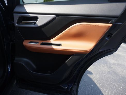 Used 2019 Jaguar F-PACE Portfolio AWD/4WD image 25