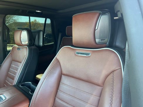 Used 2023 GMC Yukon Denali Ultimate image 40