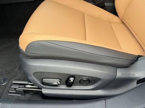 Used 2024 Lexus ES 300h w/ Premium Package FWD image 12