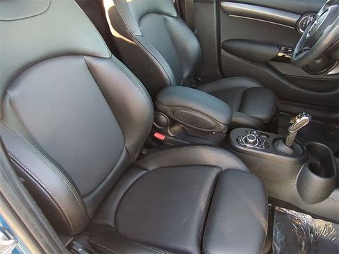 Used 2022 MINI Cooper S w/ Driver Assistance Package image 21