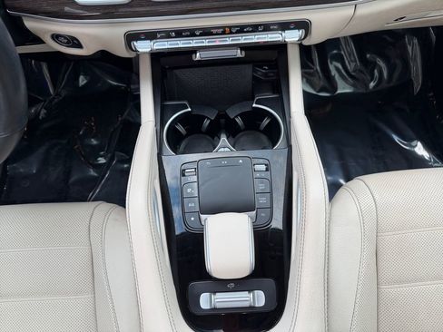 Certified 2024 Mercedes-Benz GLS 450 4MATIC image 11