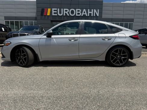 Used 2022 Honda Civic Sport Touring image 2