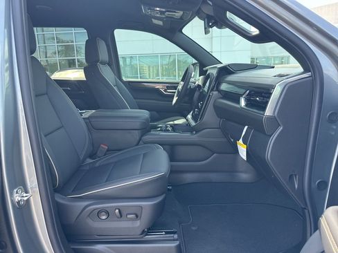 New 2026 GMC Yukon Elevation AWD/4WD image 18