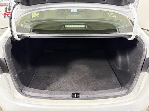 Used 2025 Toyota Corolla LE image 18