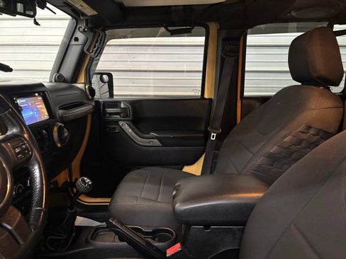 Used 2014 Jeep Wrangler Unlimited Sport w/ Quick Order Package 23S AWD/4WD image 23
