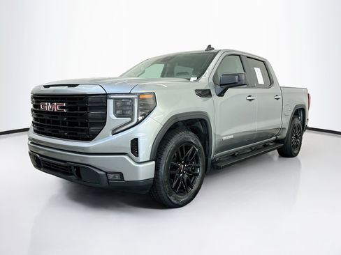 Used 2024 GMC Sierra 1500 Elevation AWD/4WD image 3