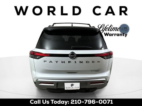 Used 2025 Nissan Pathfinder Platinum image 14