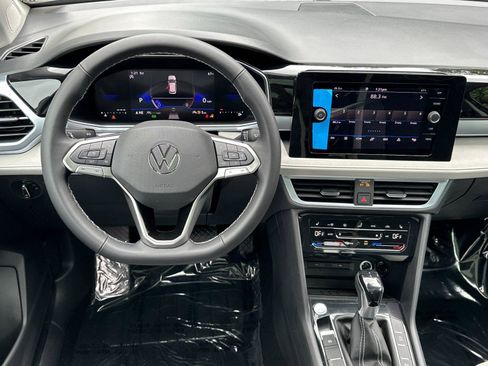 New 2026 Volkswagen Taos SE AWD/4WD image 13