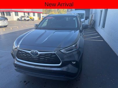 Certified 2021 Toyota Highlander XLE