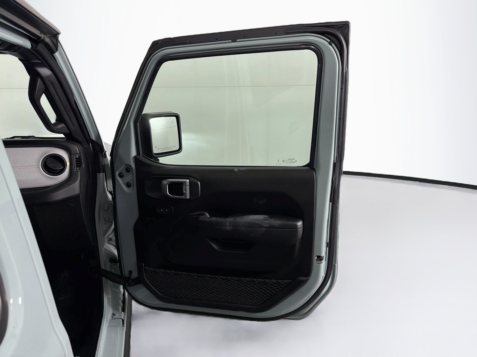 Used 2024 Jeep Wrangler Unlimited AWD/4WD image 32
