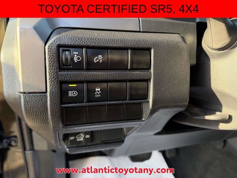 Certified 2024 Toyota Tacoma SR5 AWD/4WD image 20