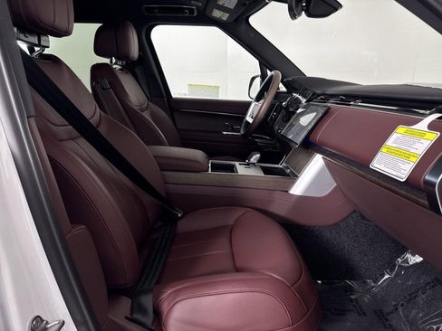 New 2025 Land Rover Range Rover SE image 34