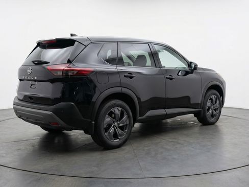 Used 2025 Nissan Rogue SV image 9