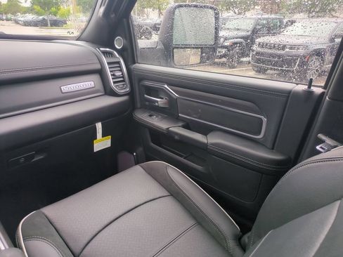 New 2026 RAM 3500 Laramie AWD/4WD image 17