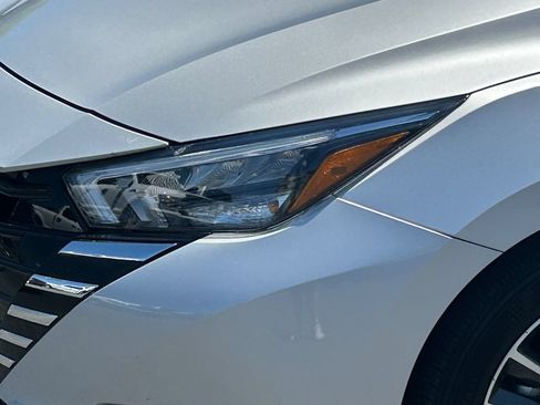 Used 2025 Nissan Versa SV FWD image 10