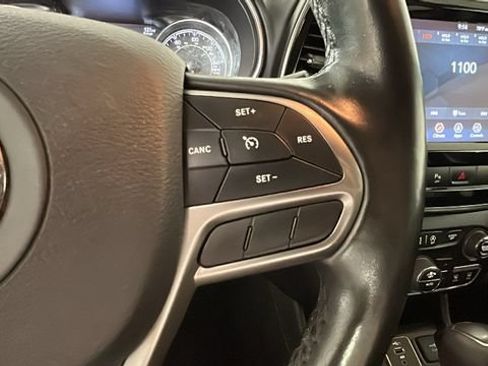 Used 2020 Jeep Cherokee Limited AWD/4WD image 17