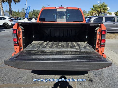 Used 2025 Nissan Frontier Pro-X image 13