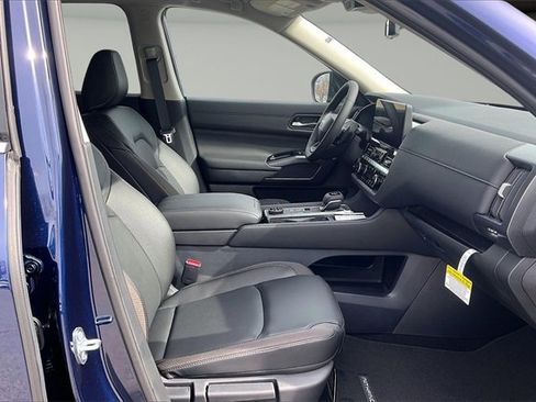 New 2026 Nissan Pathfinder SL image 11