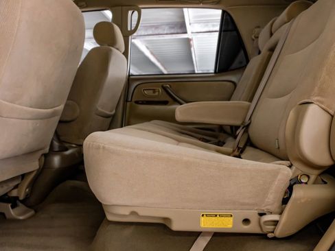 Used 2004 Toyota Sequoia SR5 image 37