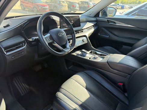 Certified 2025 INFINITI QX60 Luxe image 9