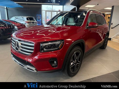 Used 2026 Mercedes-Benz GLB 250 4MATIC image 4