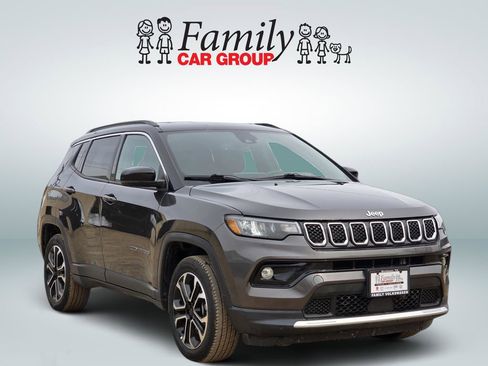 Used 2024 Jeep Compass Limited image 2