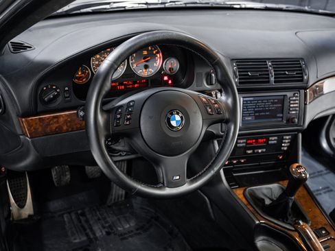Used 2003 BMW M5 image 17