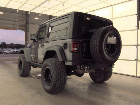 Used 2018 Jeep Wrangler Sport AWD/4WD image 11
