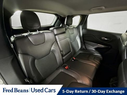 Used 2019 Jeep Cherokee Latitude Plus w/ Cold Weather Group AWD/4WD image 25
