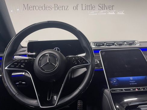 Used 2025 Mercedes-Benz S 580 4MATIC Sedan image 31