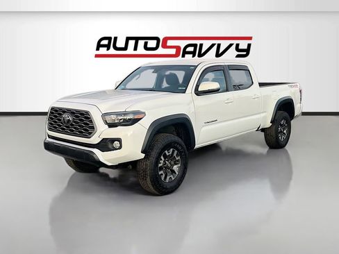 Used 2022 Toyota Tacoma TRD Off-Road w/ Technology Package image 3