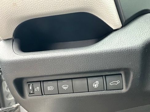 Used 2022 Toyota RAV4 XLE Premium AWD/4WD image 3
