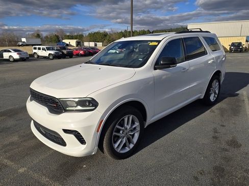 Used 2024 Dodge Durango GT image 2