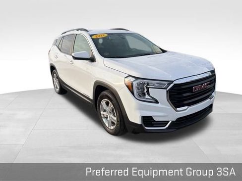 Used 2022 GMC Terrain SLE w/ Driver Convenience Package image 3