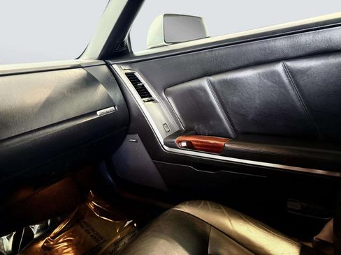 Used 2007 Cadillac XLR RWD image 20