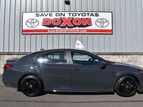 Certified 2025 Toyota Camry SE image 8