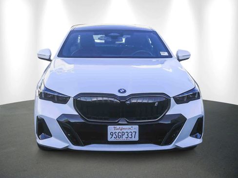 Used 2025 BMW i5 eDrive40i w/ M Sport Package image 2