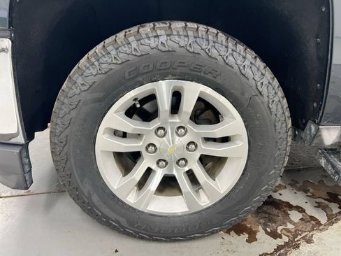 Used 2018 Chevrolet Silverado 1500 LT w/ All Star Edition AWD/4WD image 26