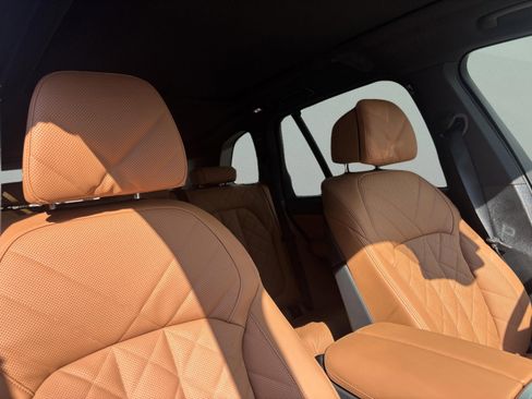 Used 2026 BMW X5 xDrive40i w/ Climate Comfort Package image 14